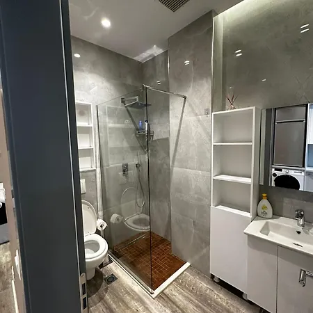 Deluxe * Тирана